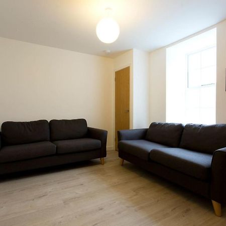 Remarkable 2-Bed Apartment In Culross Esterno foto