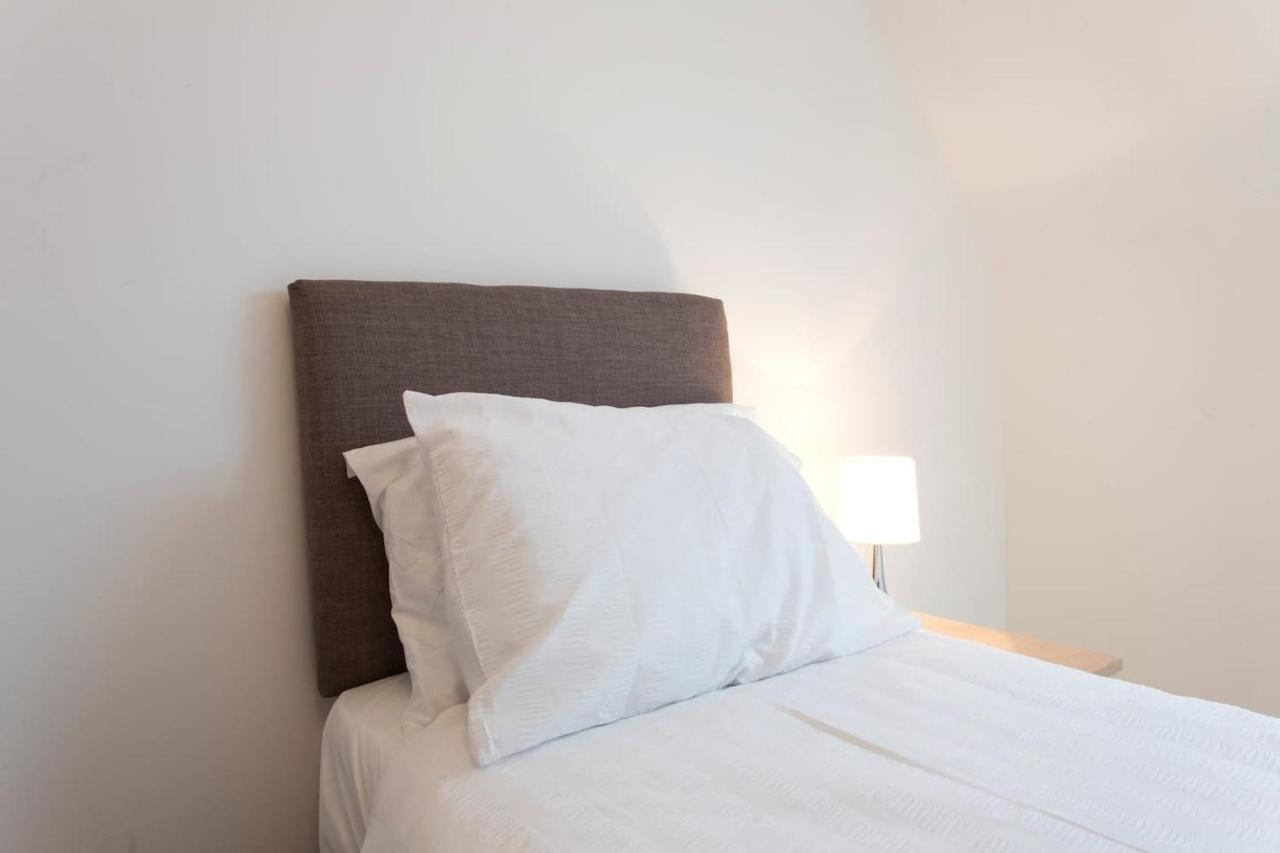 Remarkable 2-Bed Apartment In Culross Esterno foto